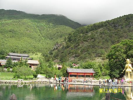 “丽江市东巴文化培训班”学员到玉水寨观摩祭祀仪式